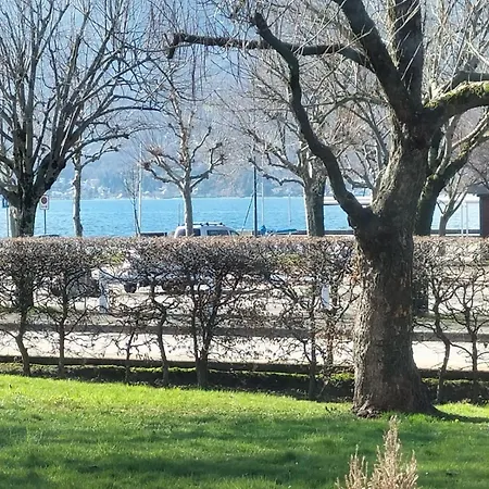 : Aix Les Bains Face Au *